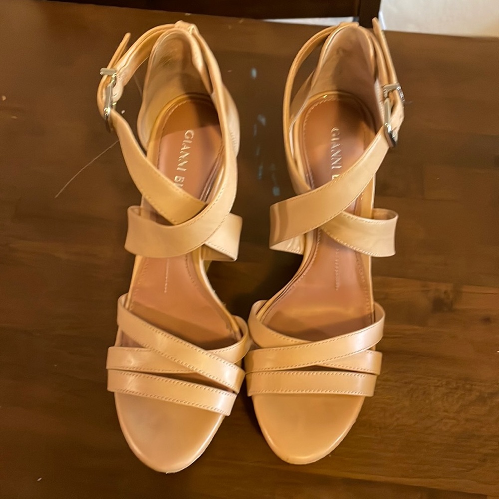 Gianni Bini 5” nude platforms